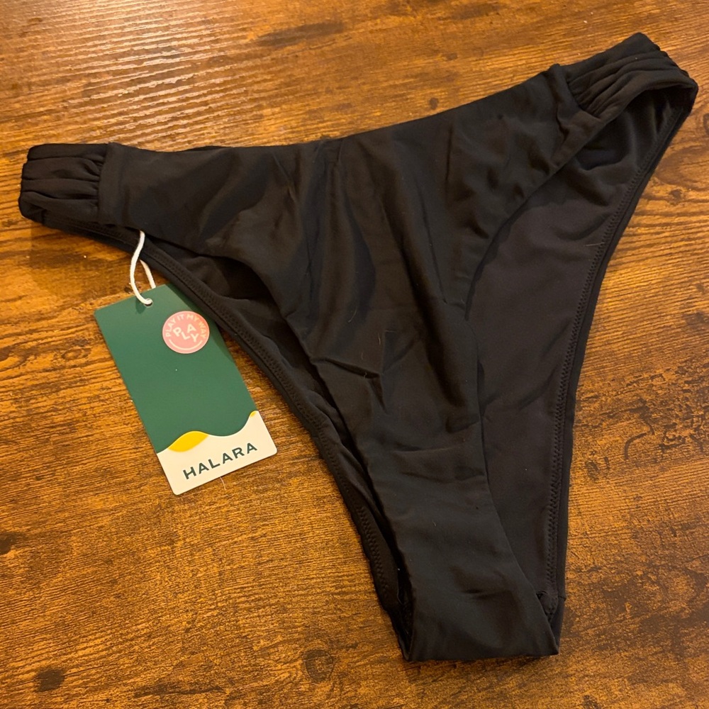 HALARA NWT High Waist & Thigh Ruched Side Black Swim Bottom Large